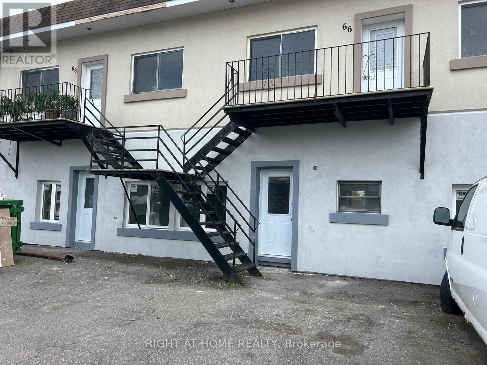 B - 68 Lochiel Street E Property Photo 1