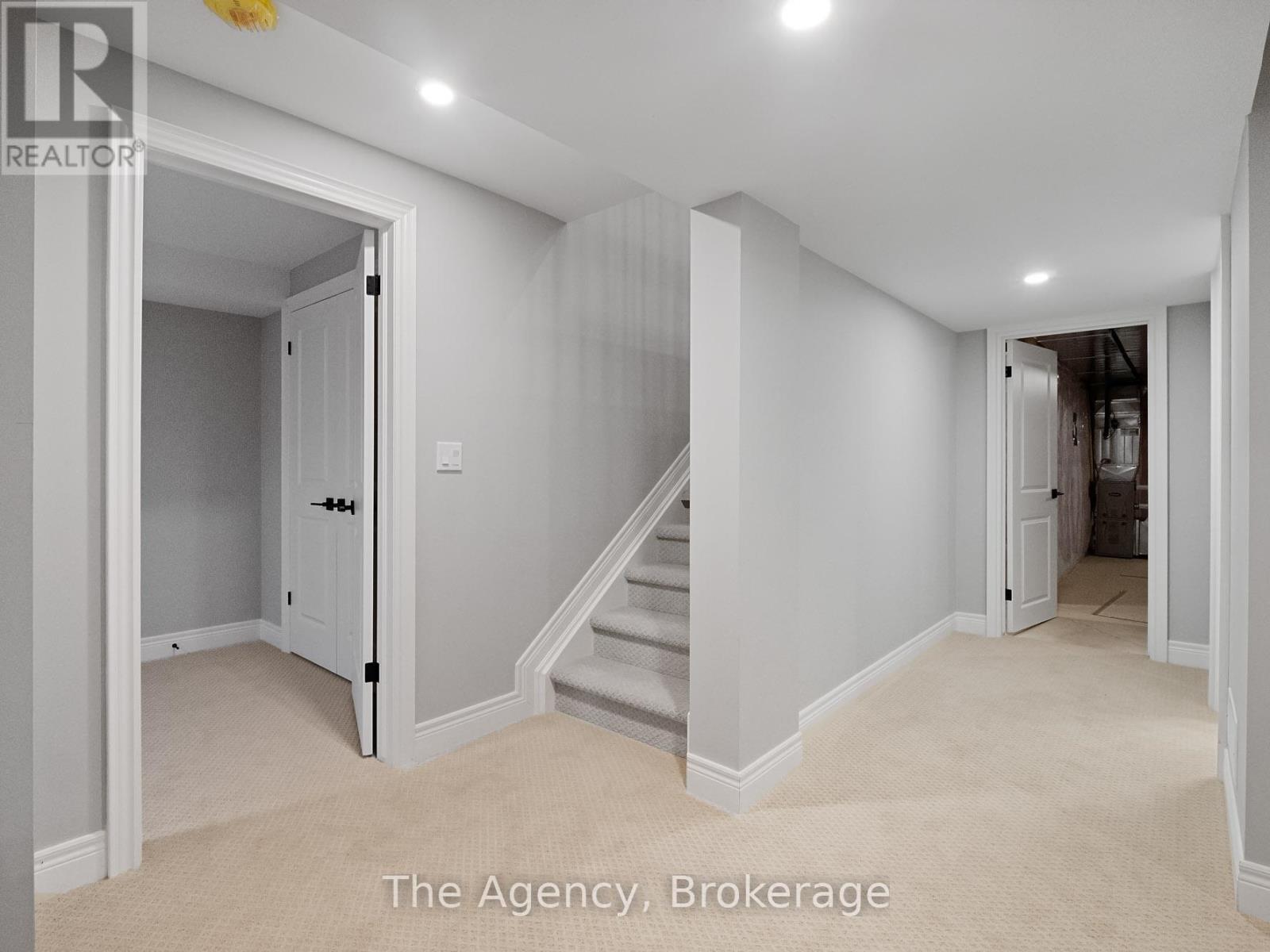 15 Austin Drive S Property Photo 14
