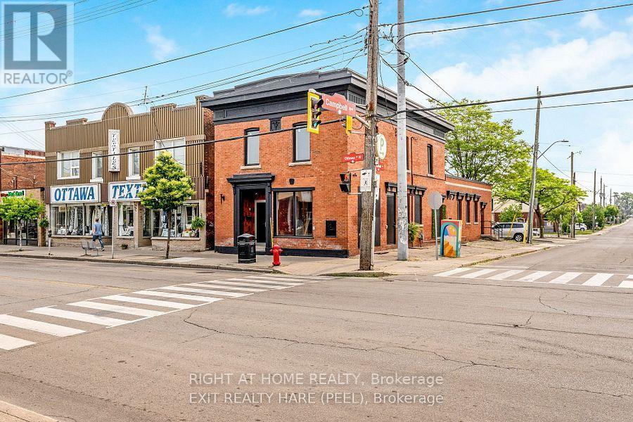 Main - 262 Ottawa Street N Property Photo 2