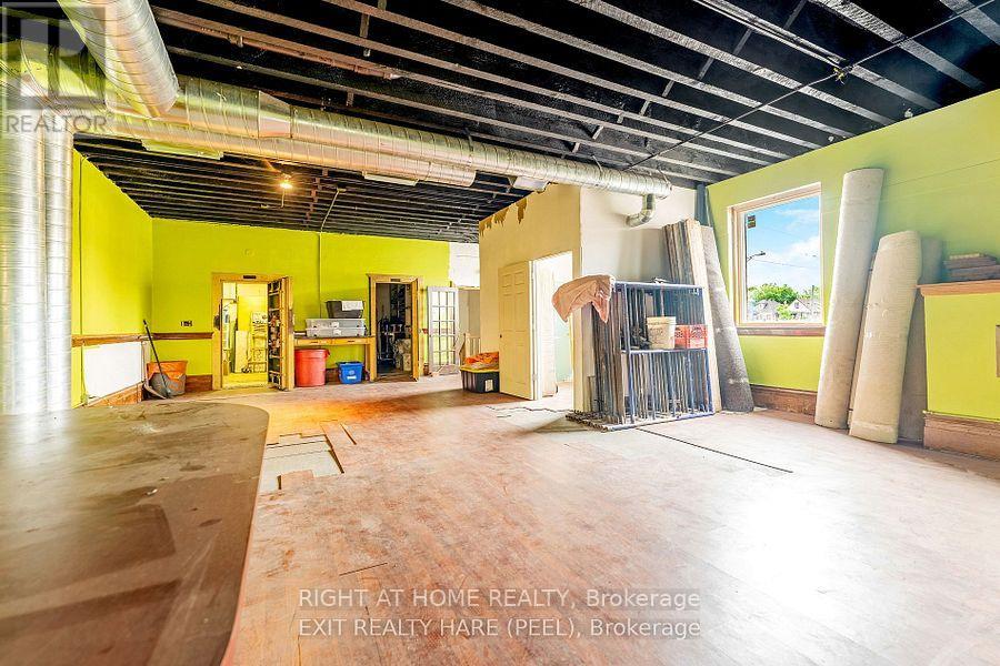 Main - 262 Ottawa Street N Property Photo 11