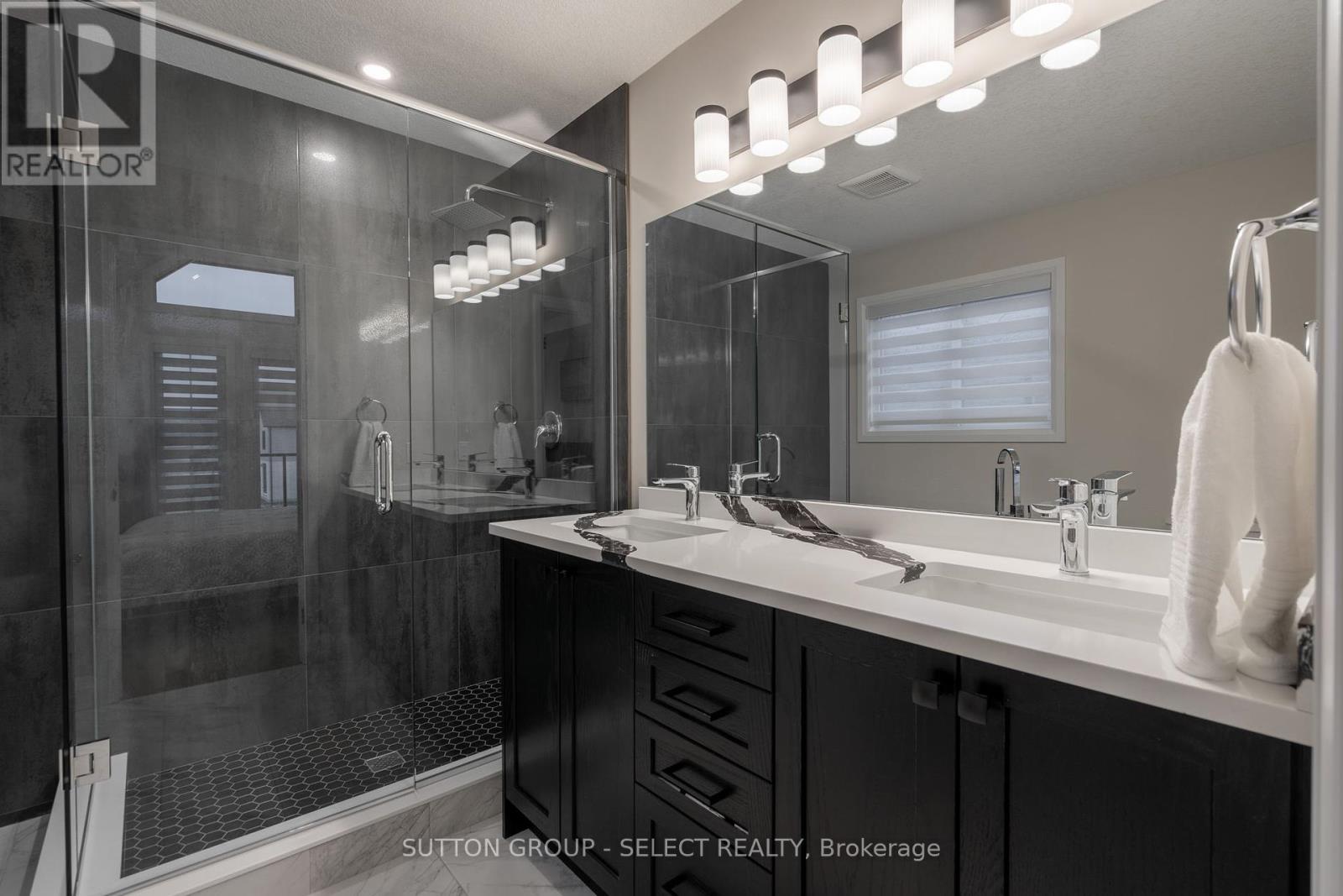 6370 Heathwoods Avenue Property Photo 17