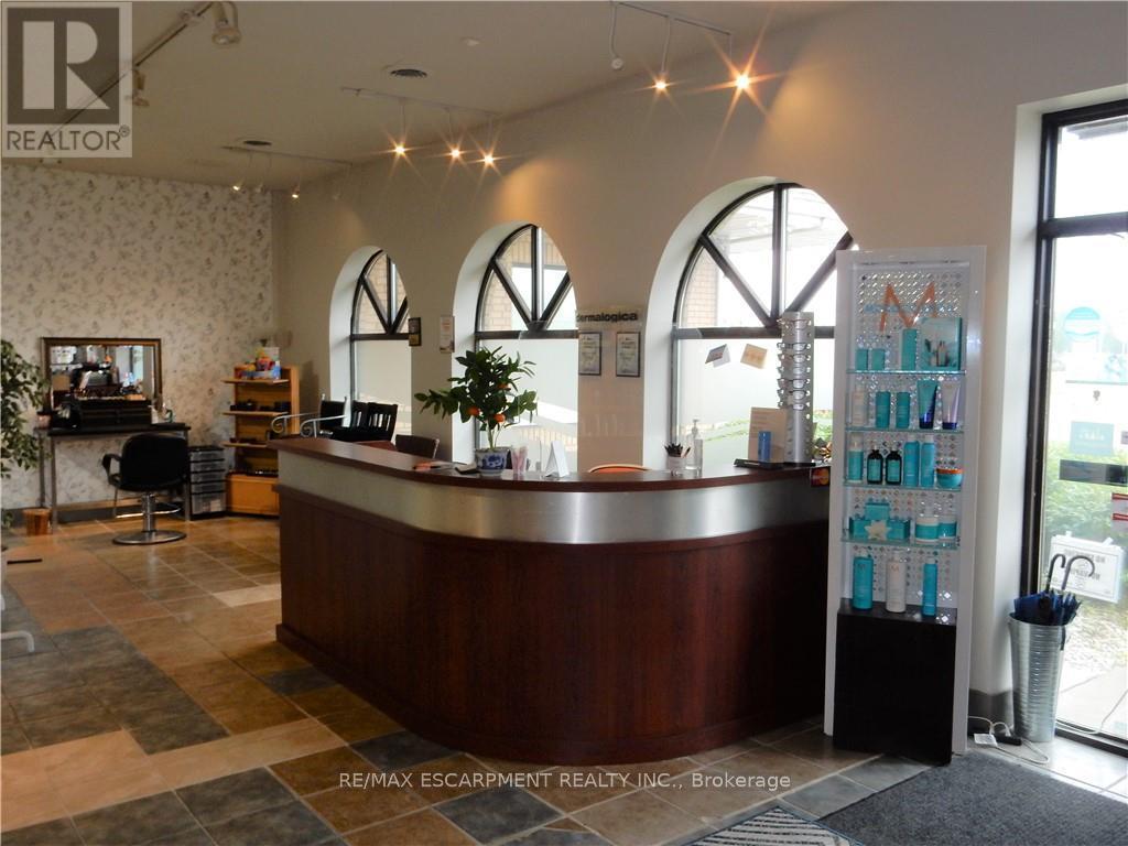6 - 1242 Garner Road Property Photo 4