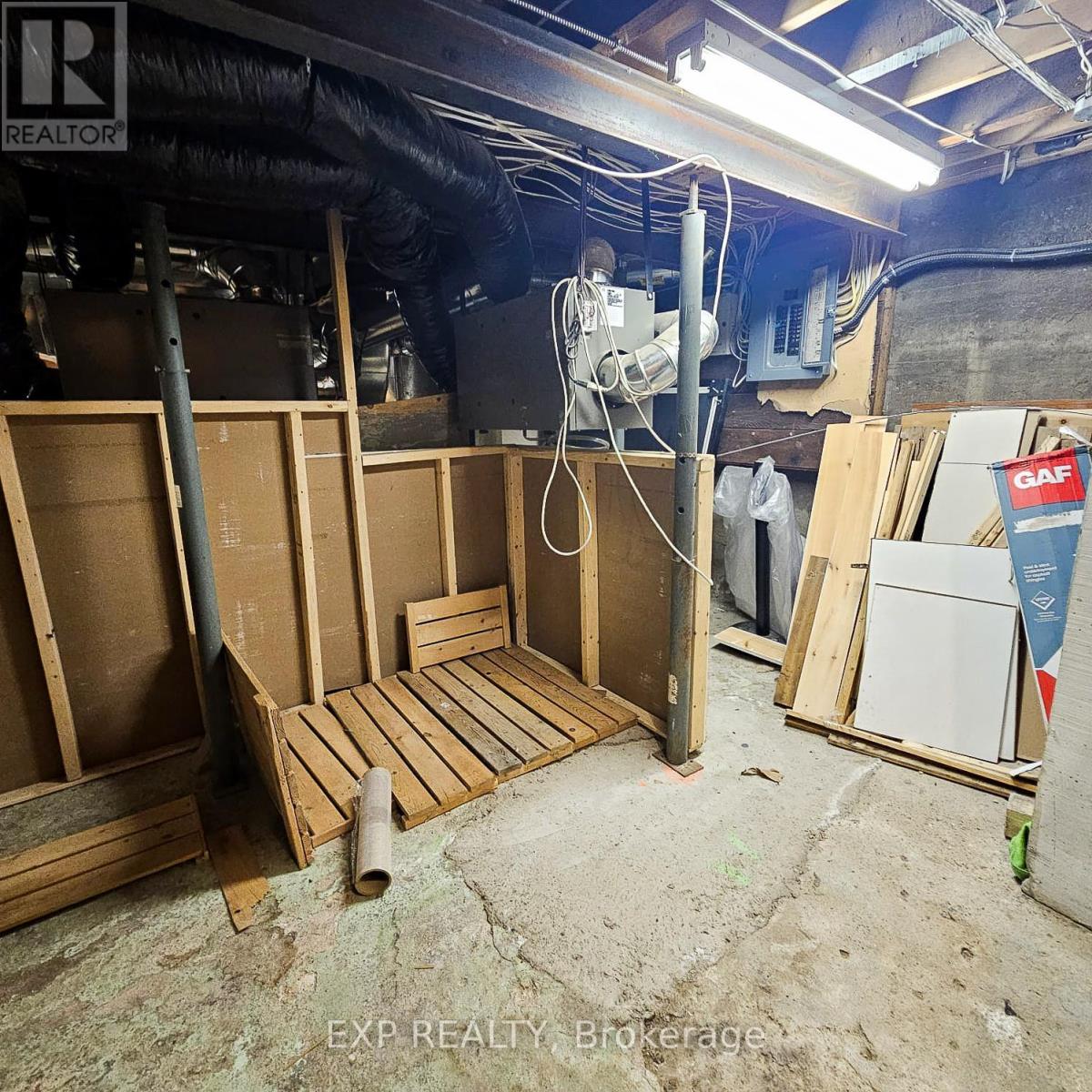A - 43 Seneca Street Property Photo 24