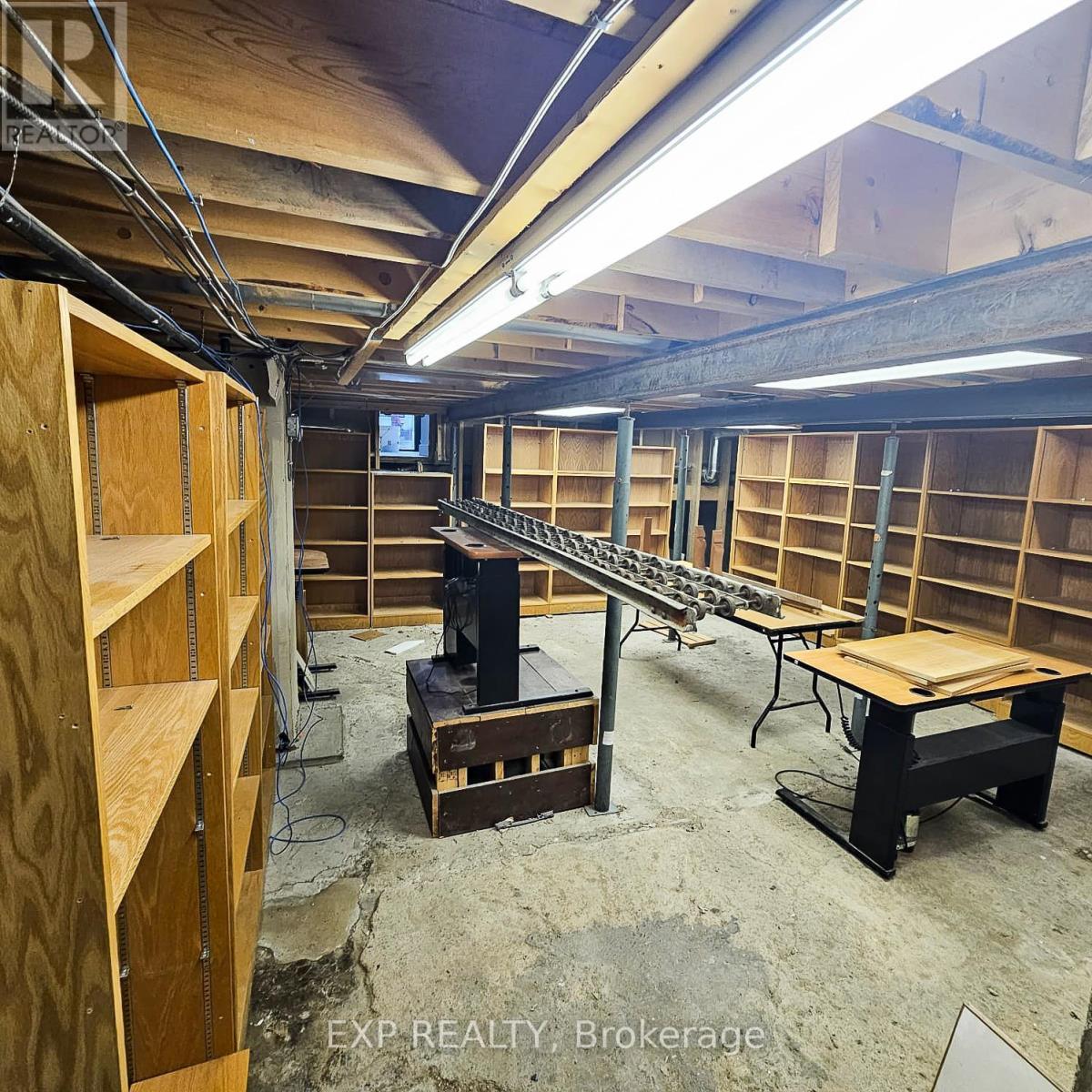 A - 43 Seneca Street Property Photo 28