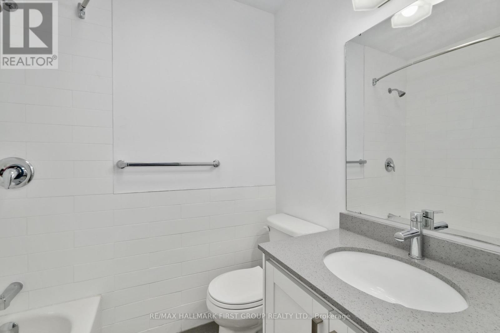 2a - 202 Green Street Property Photo 9