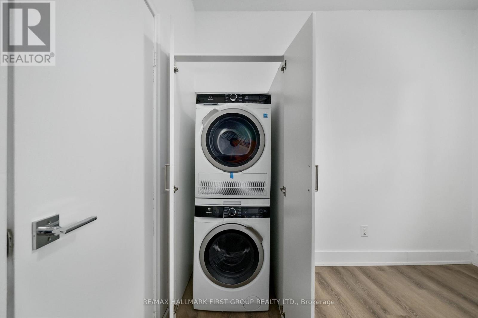 2a - 202 Green Street Property Photo 22