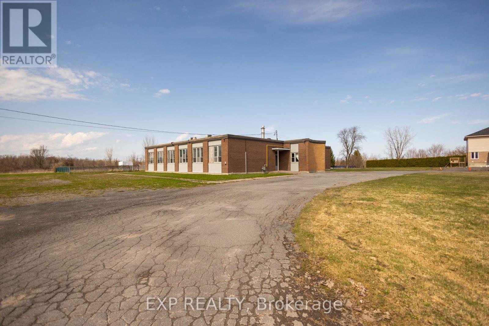 581 Cheryl Street Property Photo 3
