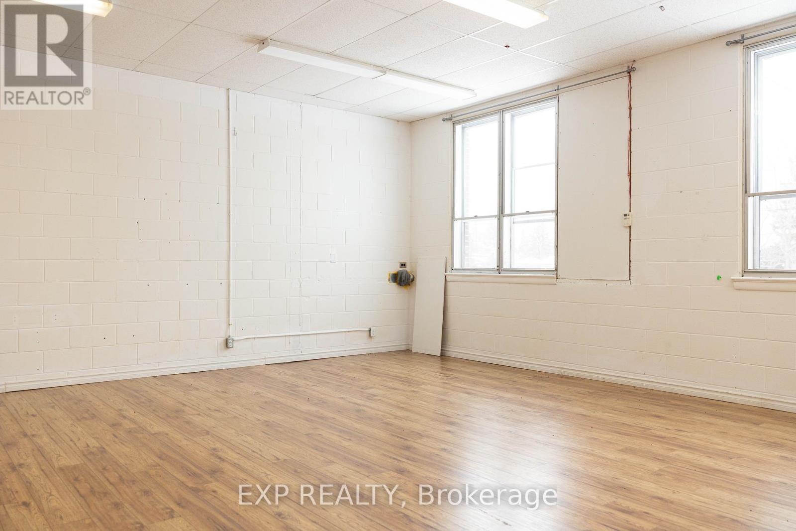 581 Cheryl Street Property Photo 16