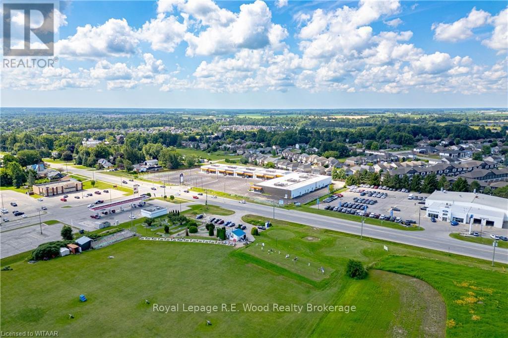 114 - 671 Broadway - Northgate Plaza Property Photo 7