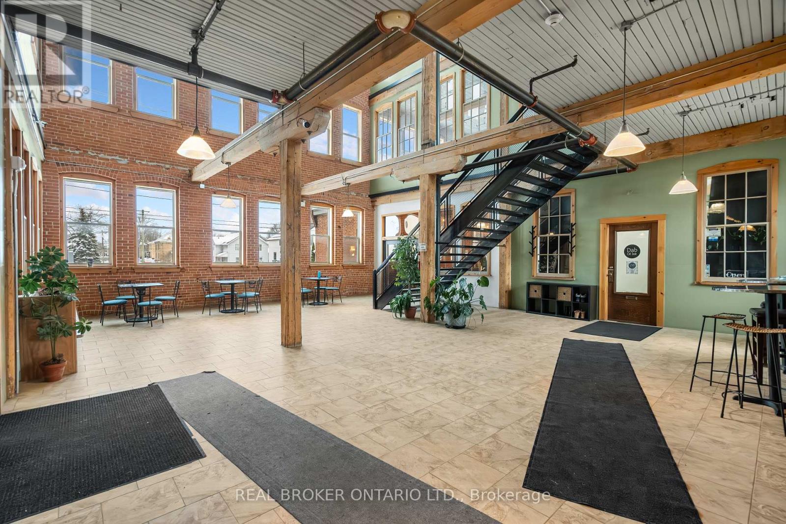 250 - 1 Sherbrooke Street E Property Photo 7
