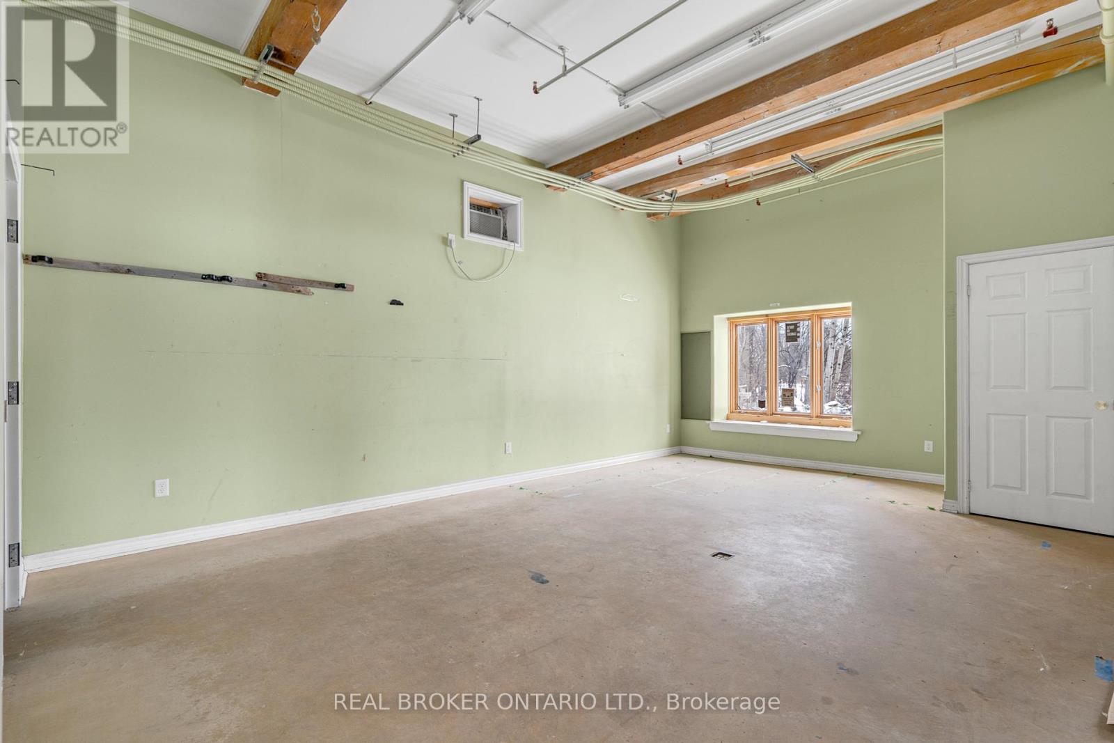 170 - 1 Sherbrooke Street E Property Photo 16