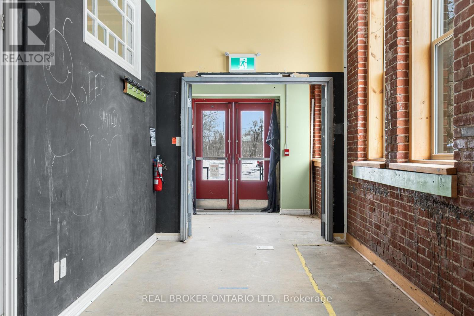 170 - 1 Sherbrooke Street E Property Photo 19