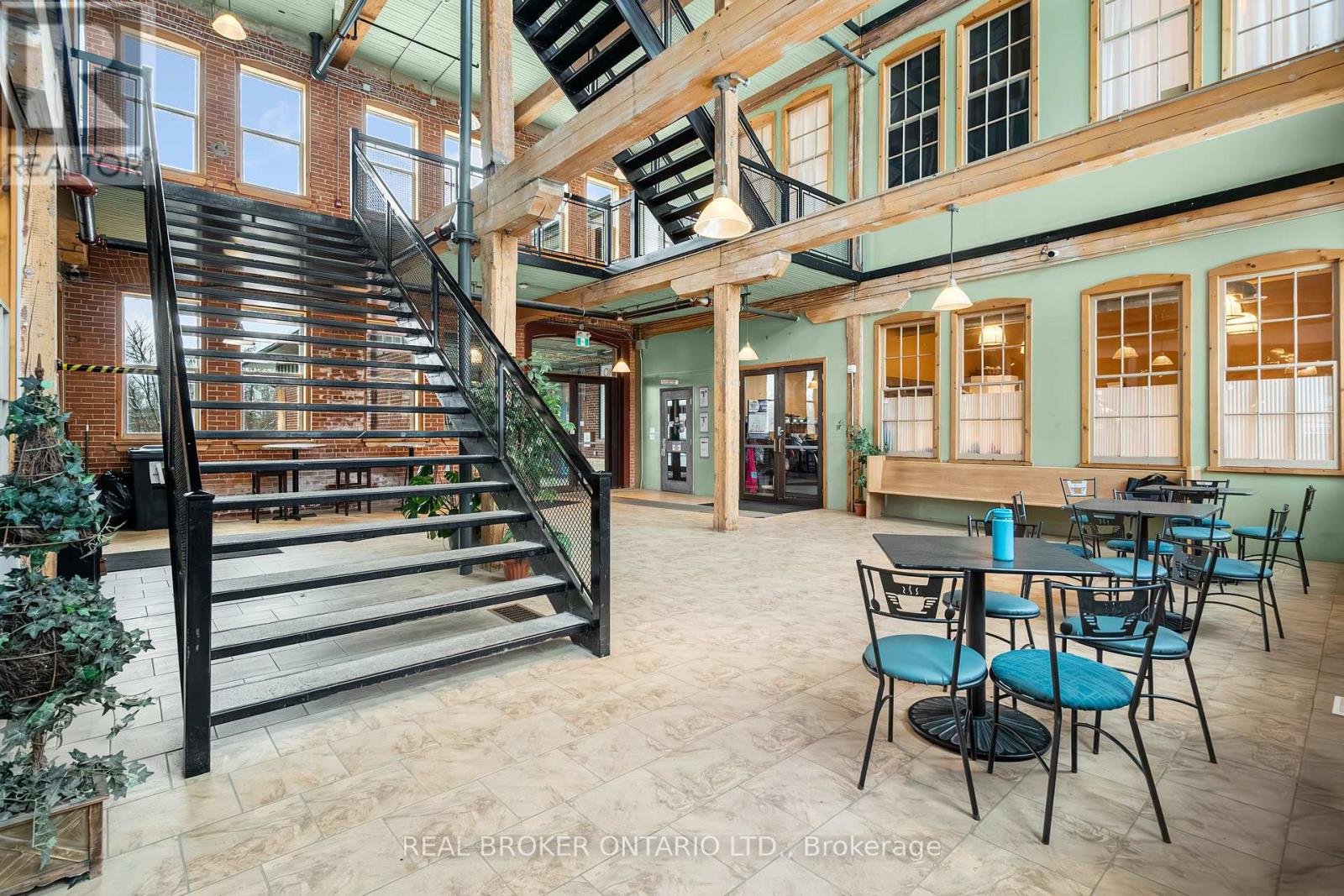 170 - 1 Sherbrooke Street E Property Photo 20