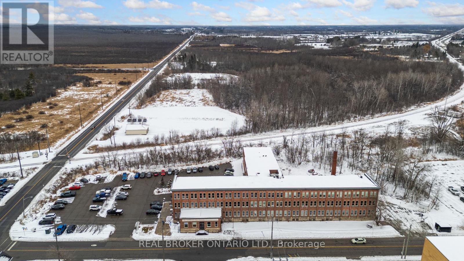 170 - 1 Sherbrooke Street E Property Photo 30