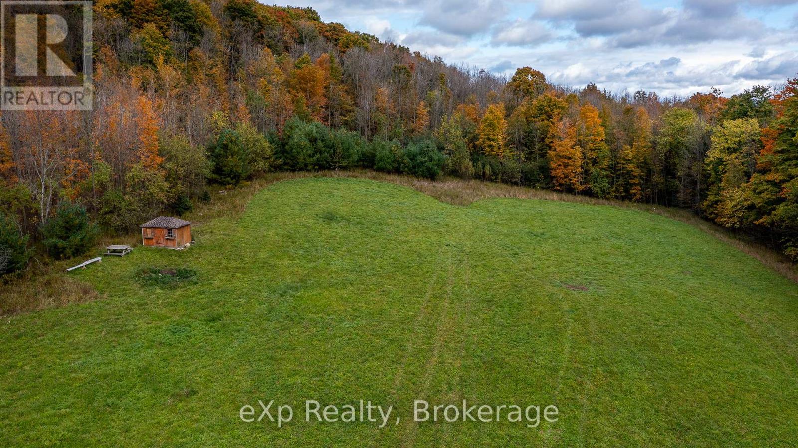 084482 6 Side Road Property Photo 5
