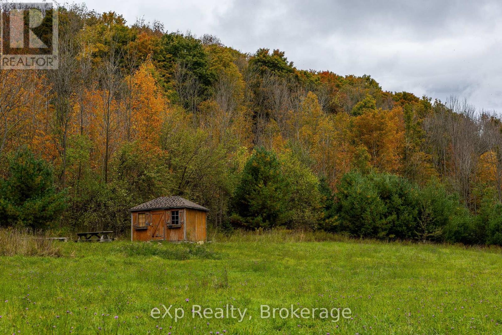 084482 6 Side Road Property Photo 6
