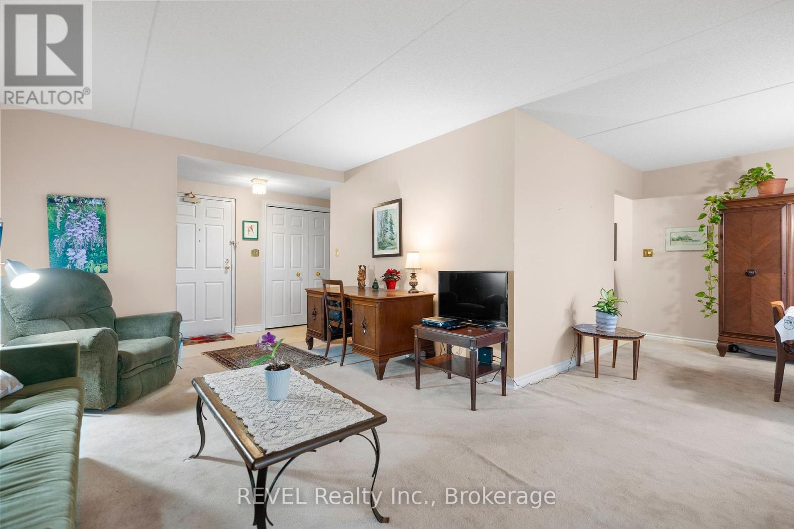 303 - 244 Lakeshore Road Property Photo 8