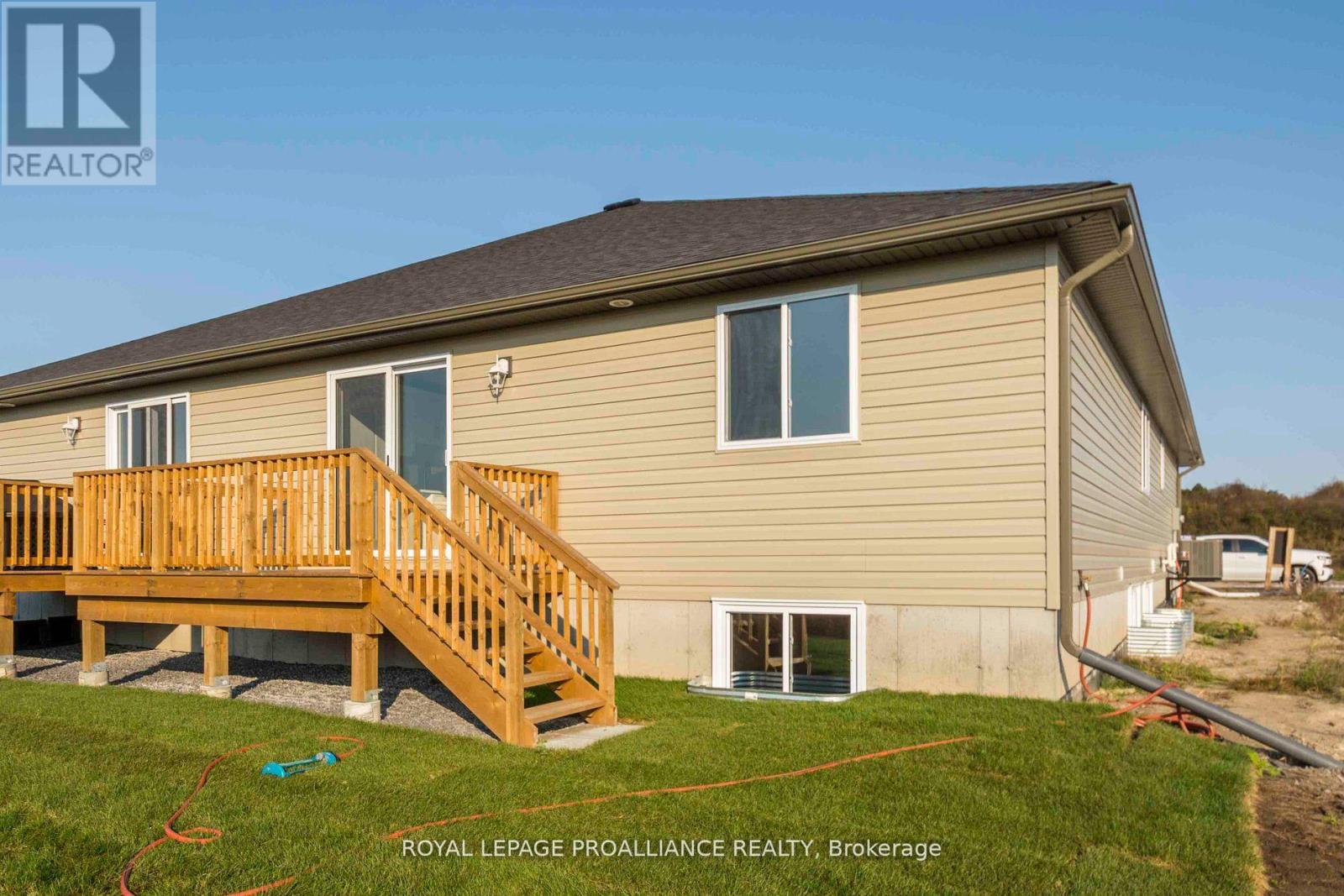 51 Mackenzie John Crescent Property Photo 17