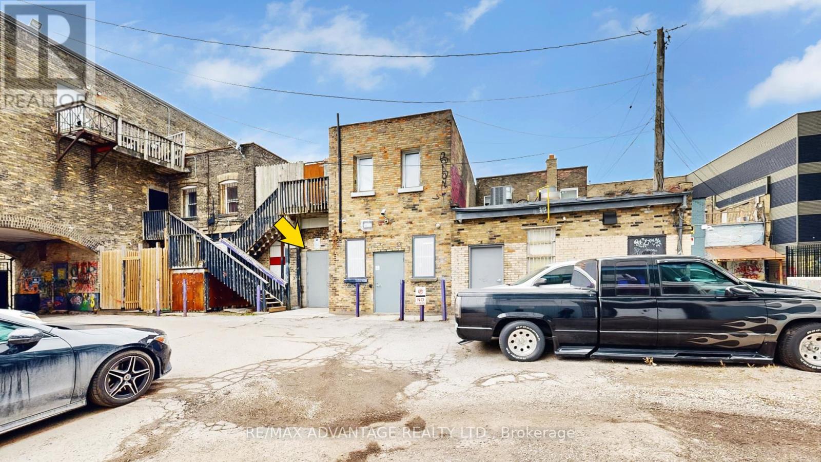 Rear - 175r Dundas Street Property Photo 3