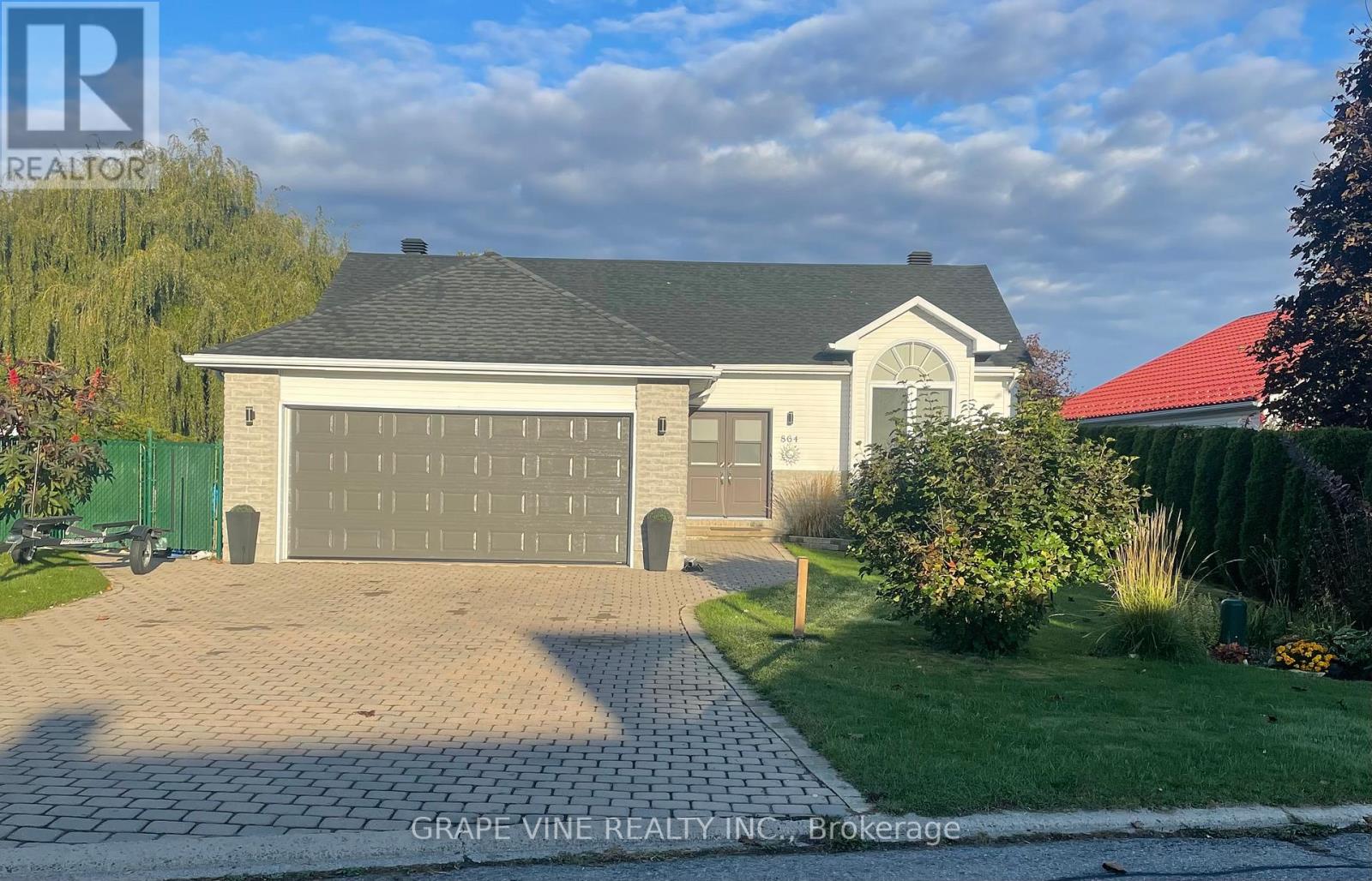 864 Laval Street Property Photo