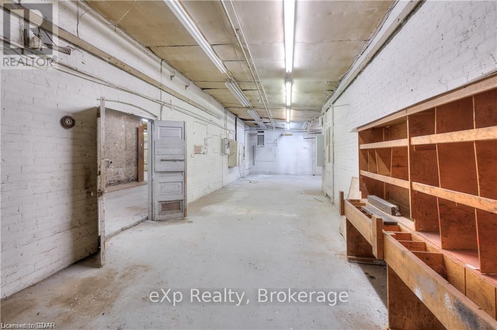 101 - 20 Park Hill Road E Property Photo 7