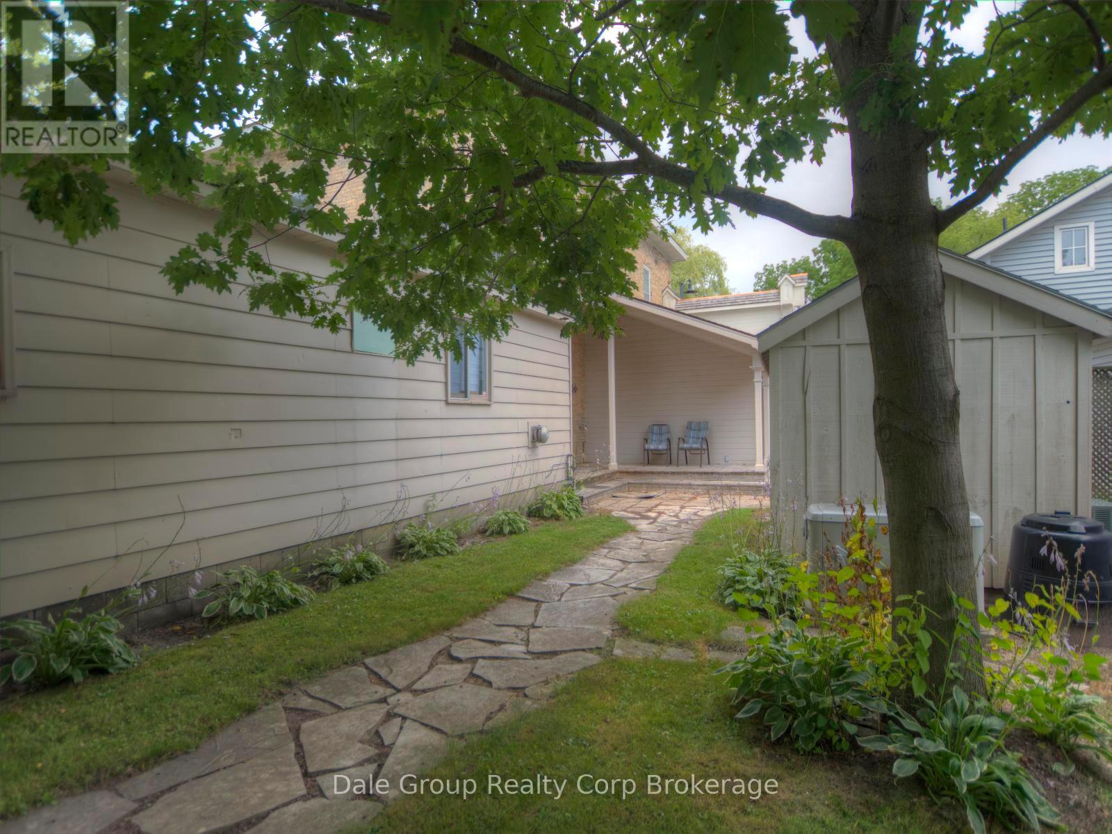 25 Main Street N Property Photo 7