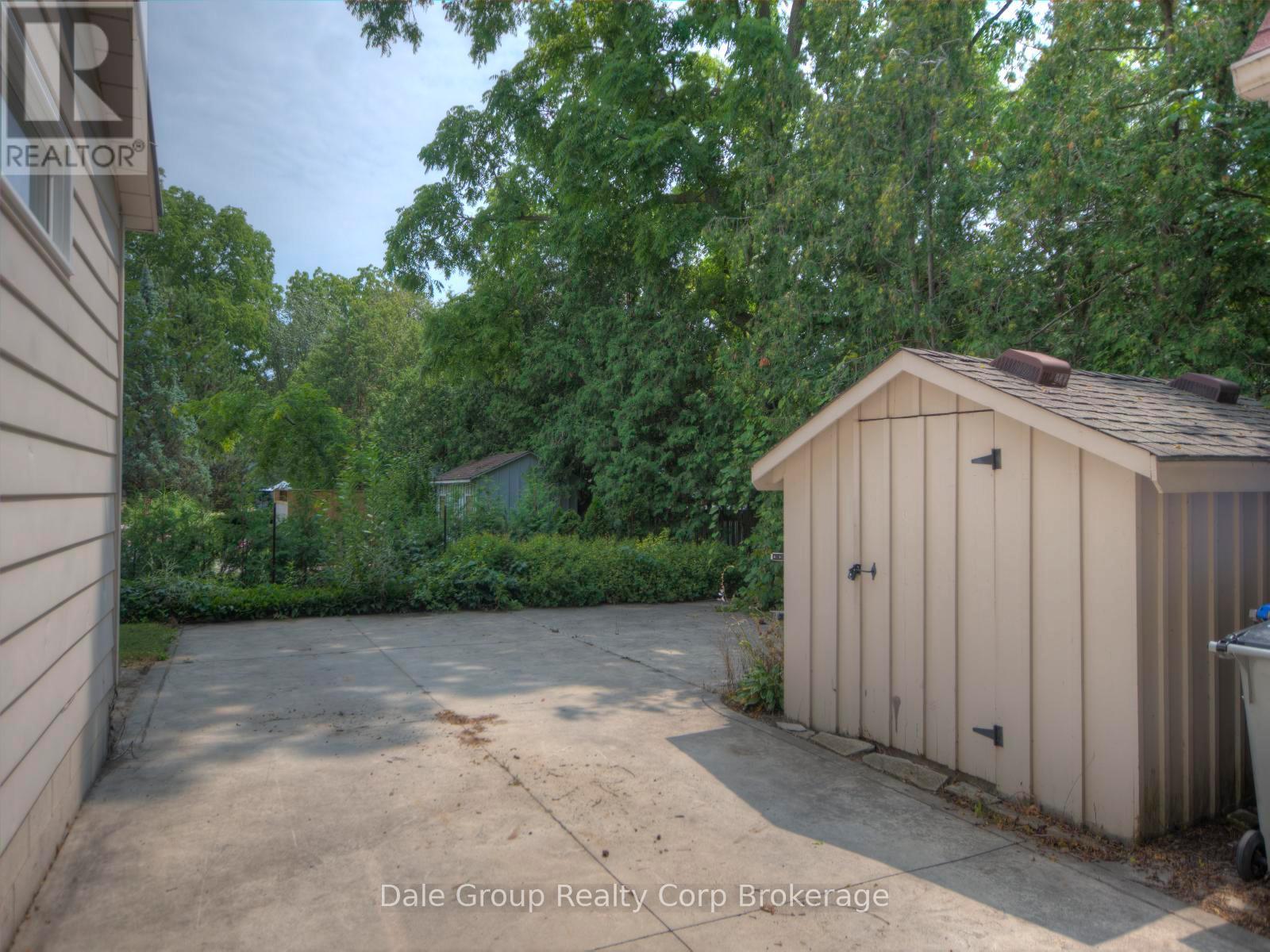 25 Main Street N Property Photo 8