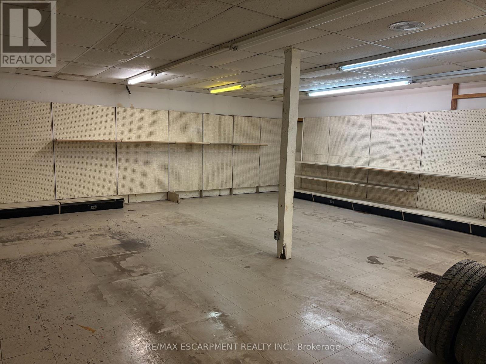 B - 4839 King Street Property Photo 10