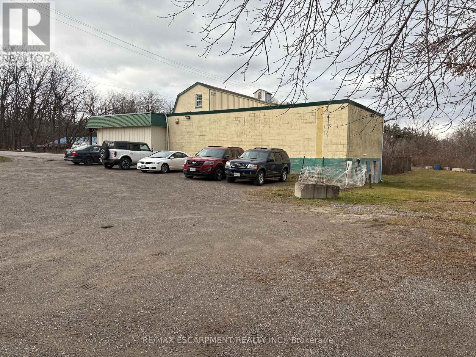 B - 4839 King Street Property Photo 13