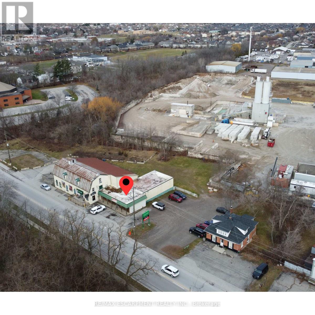 B - 4839 King Street Property Photo 21