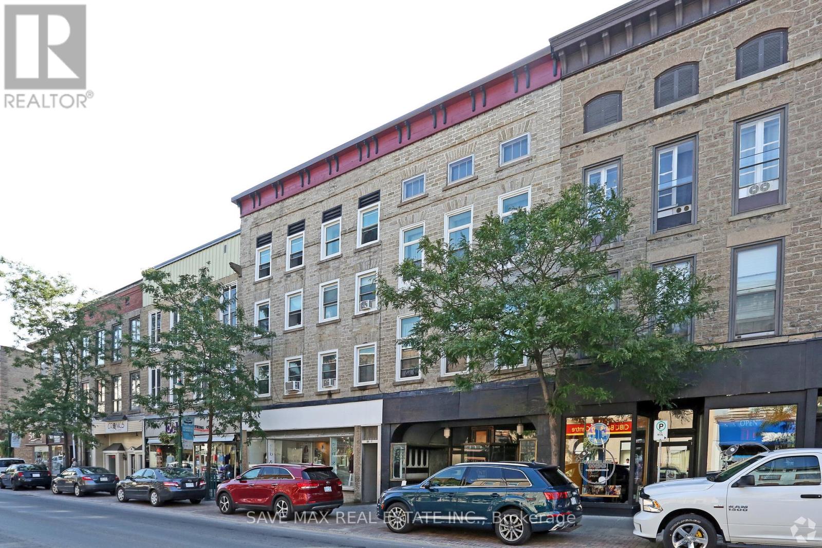 93 King Street W Property Photo 1