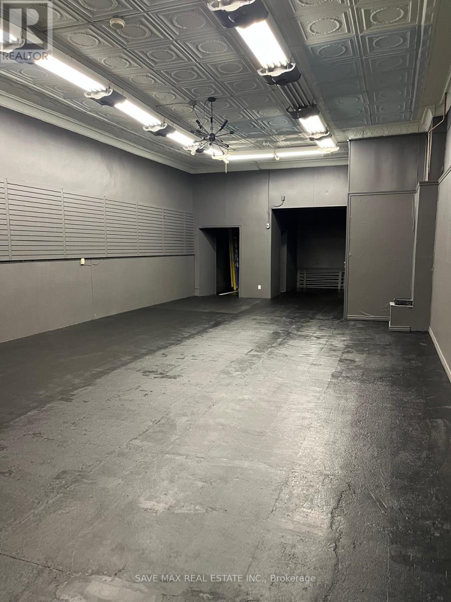 93 King Street W Property Photo 3