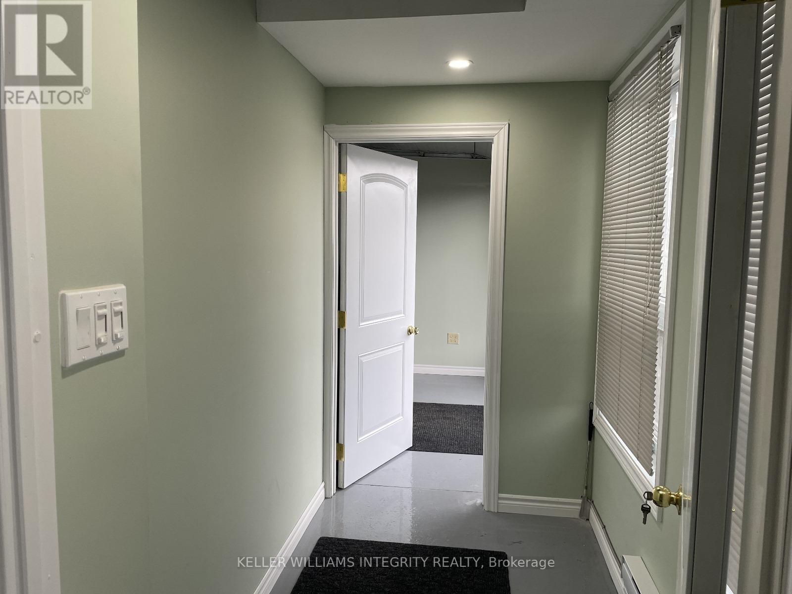 D6 - 2285 St Laurent Boulevard Property Photo 7