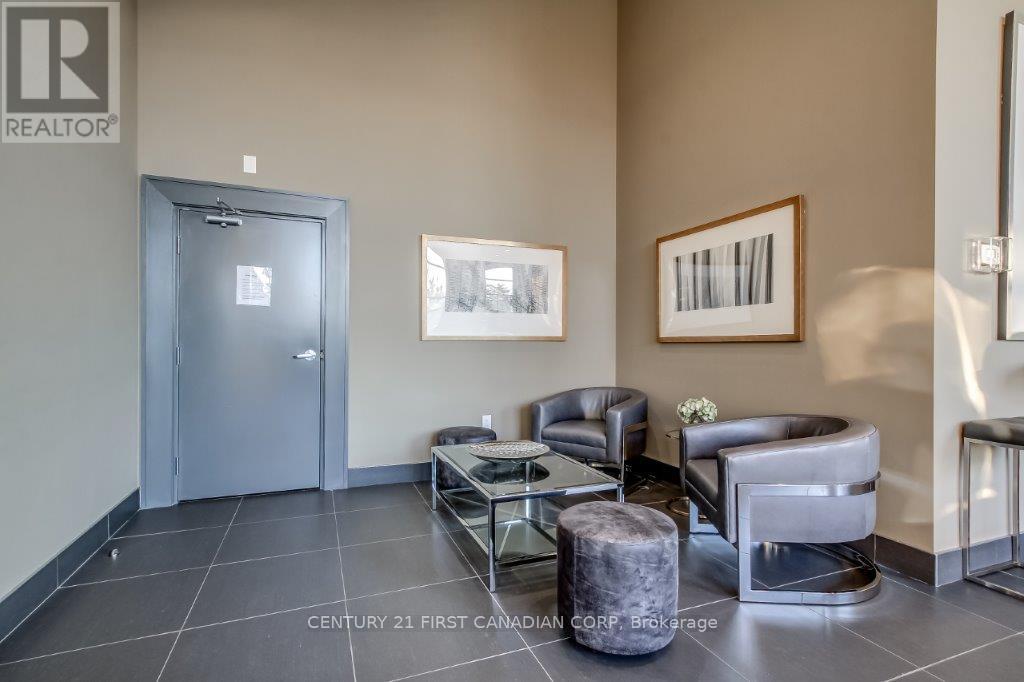 914 - 260 Villagewalk Boulevard Property Photo 10