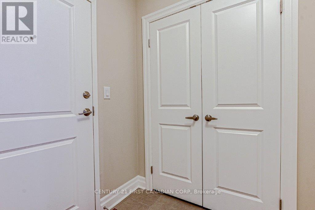 914 - 260 Villagewalk Boulevard Property Photo 19