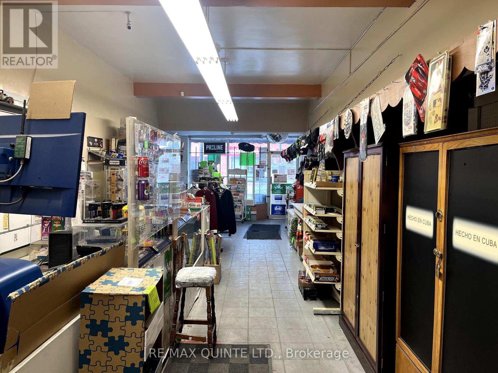 71 Dundas Street W Property Photo 7
