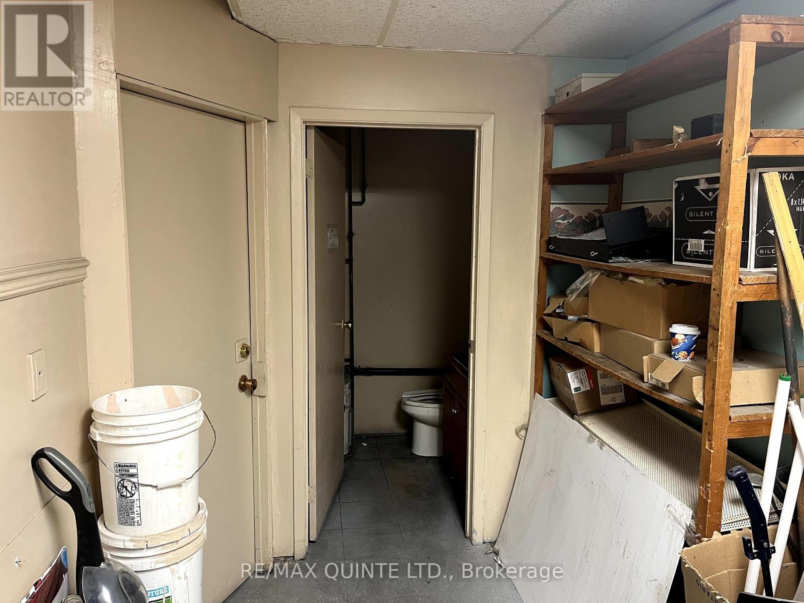71 Dundas Street W Property Photo 9