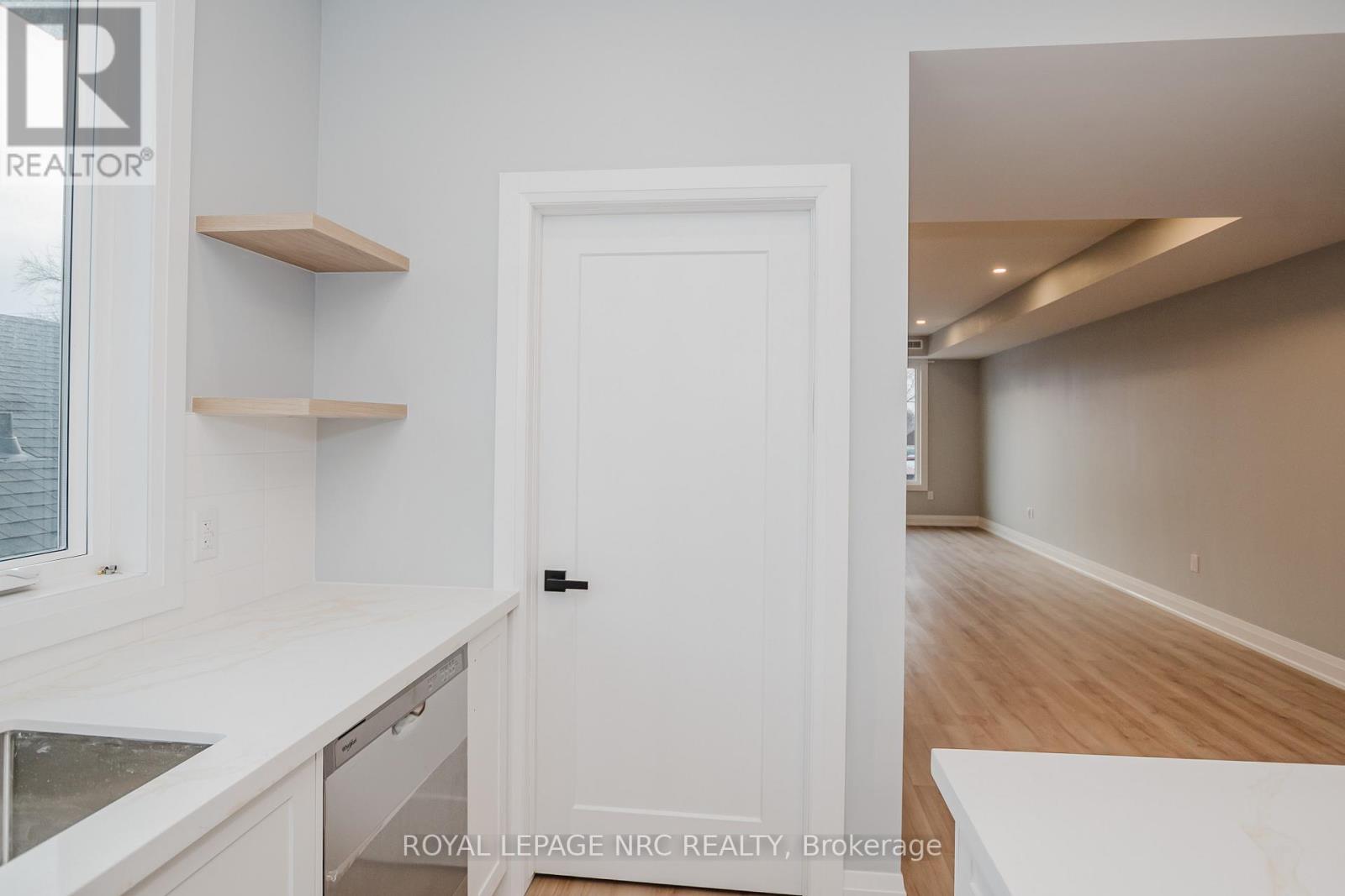 105a - 105 Southworth Street N Property Photo 11