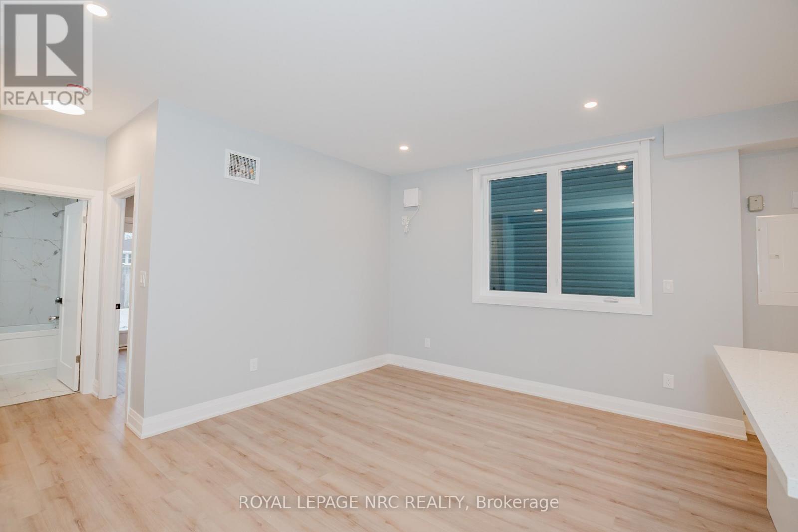 105b - 105 Southworth Street N Property Photo 7