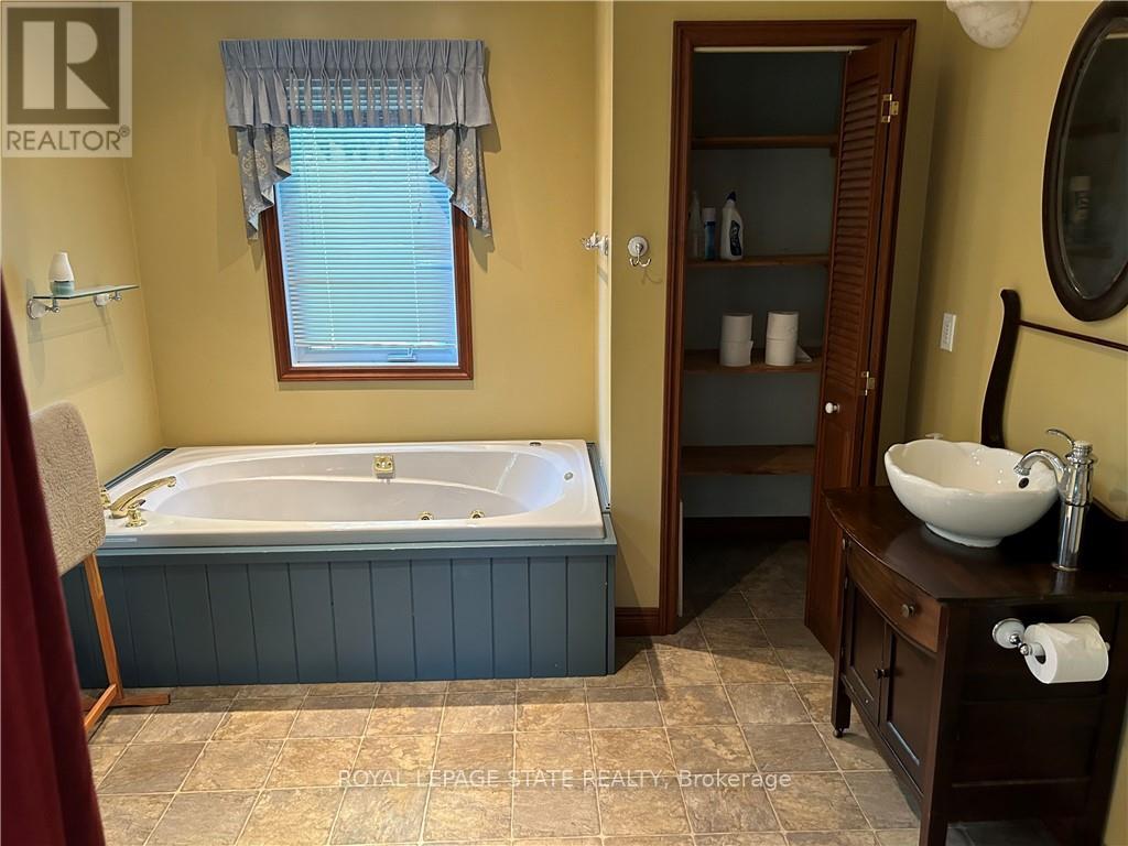 12289 Lakeshore Road Property Photo 18