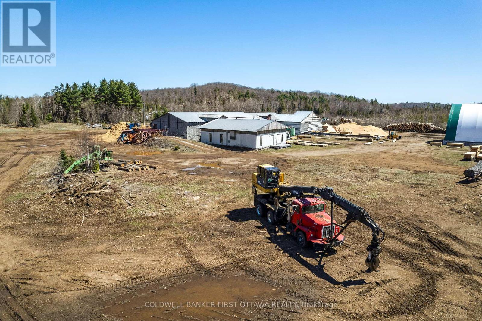 8687 Highway 511 Property Photo 7