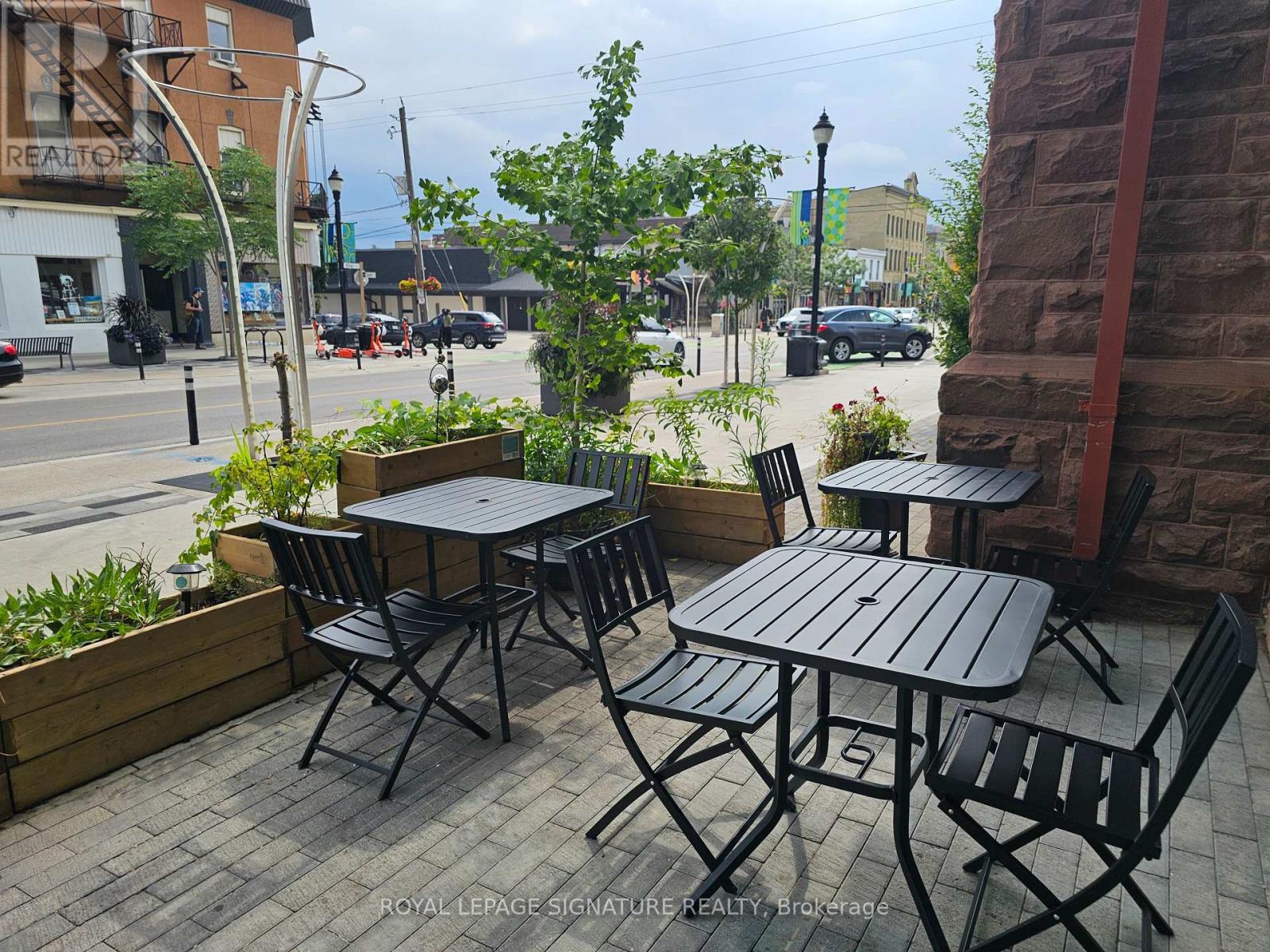 35 King Street Property Photo 5