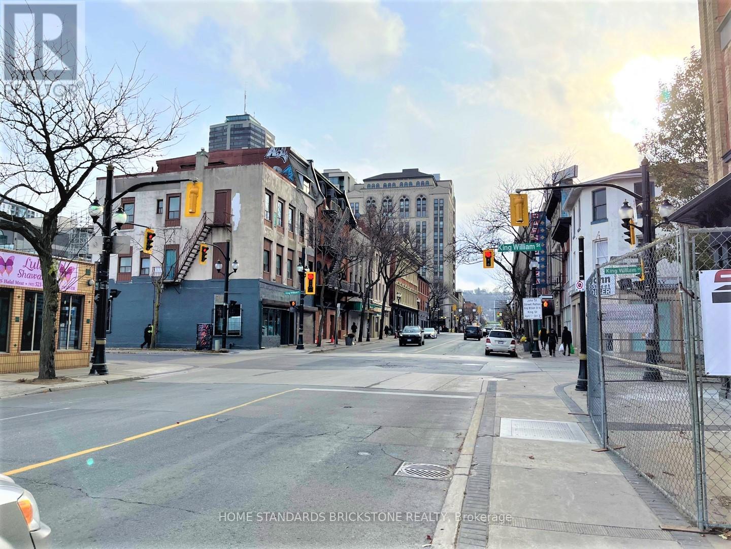 29 John Street N Property Photo 8