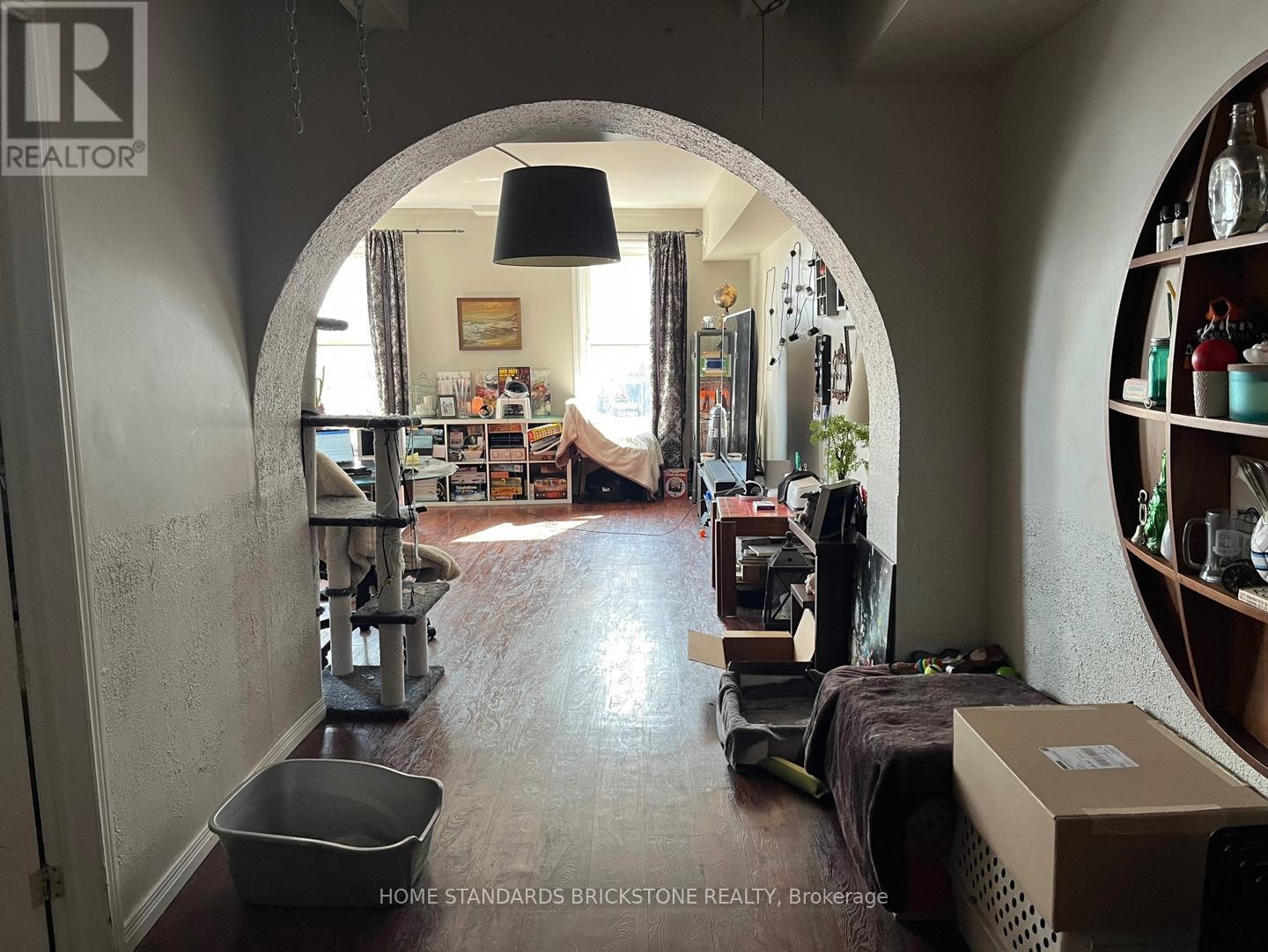 29 John Street N Property Photo 12