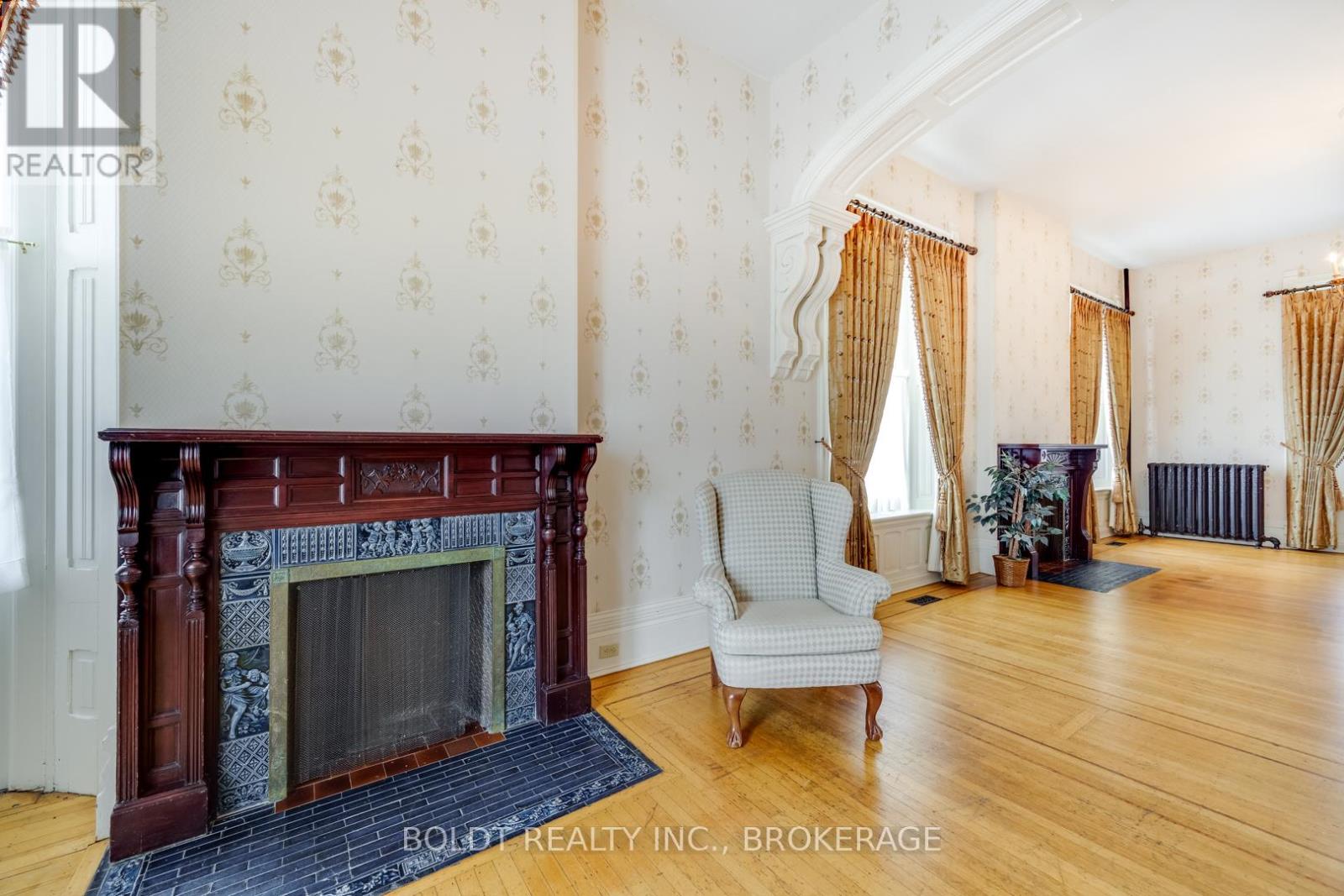 14 St. David Road W Property Photo 11