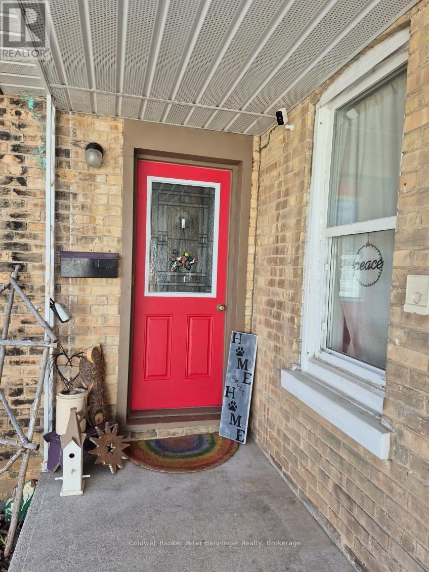 258 8th Street Property Photo 2