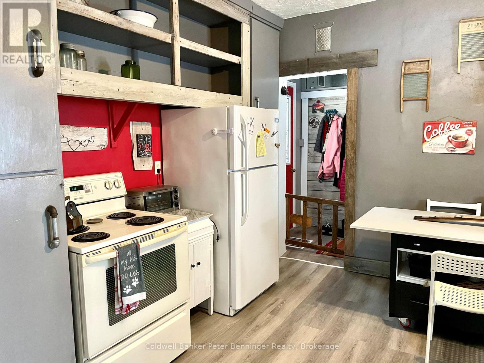 258 8th Street Property Photo 8