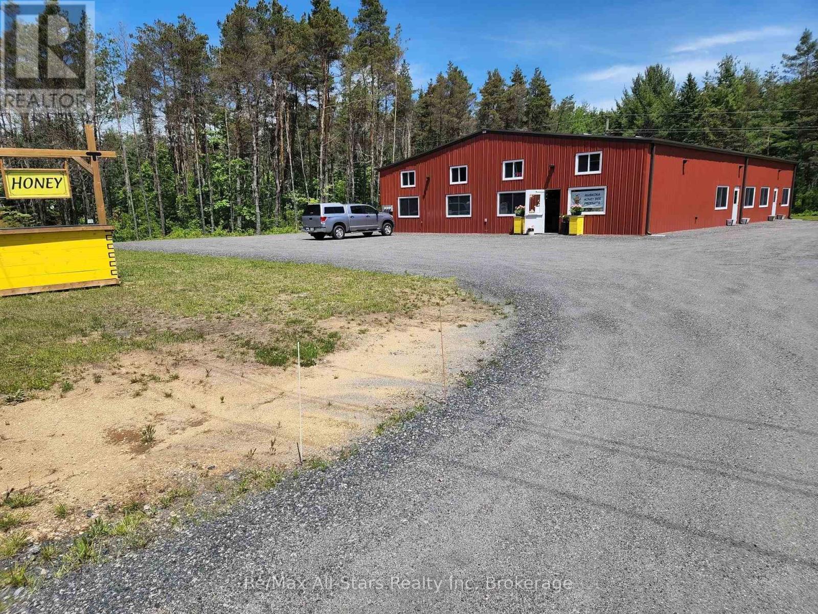 Unit 2 - 25754 35 Highway N Road S Property Photo 1