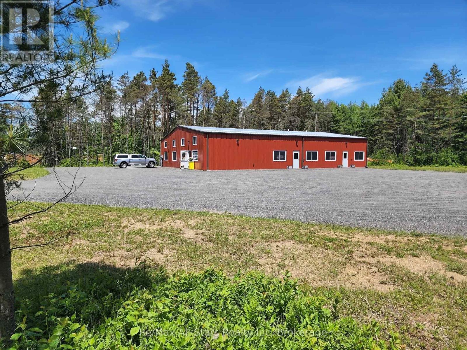 Unit 2 - 25754 35 Highway N Road S Property Photo 4