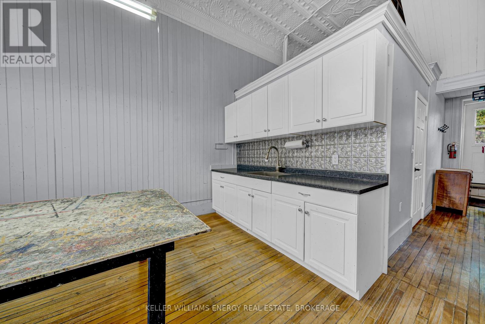 14 Forsyth Street Property Photo 24
